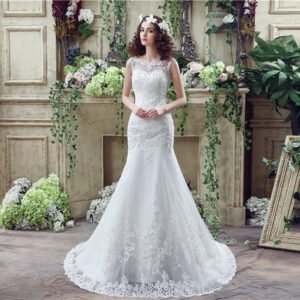 bride-trailing-wedding-dress