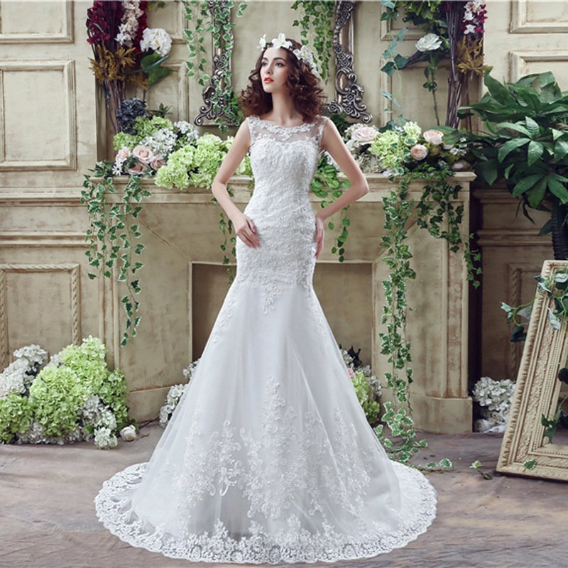 Bride Trailing Wedding Dress - Image 8