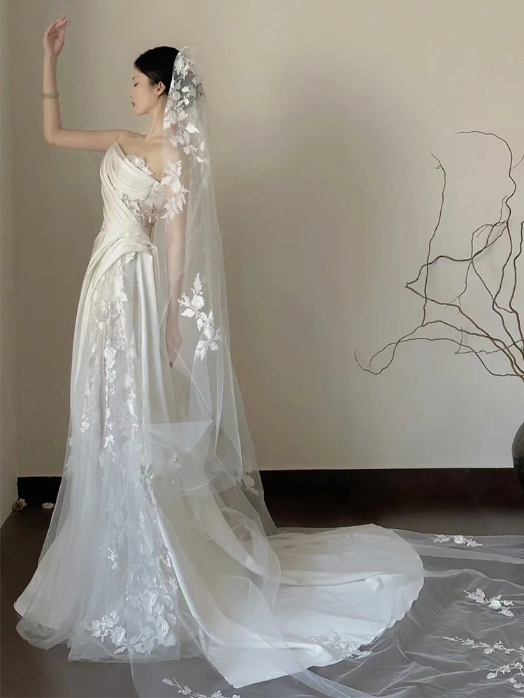 Satin Lace Veil Tube Top Fishtail Wedding Dress - Image 5
