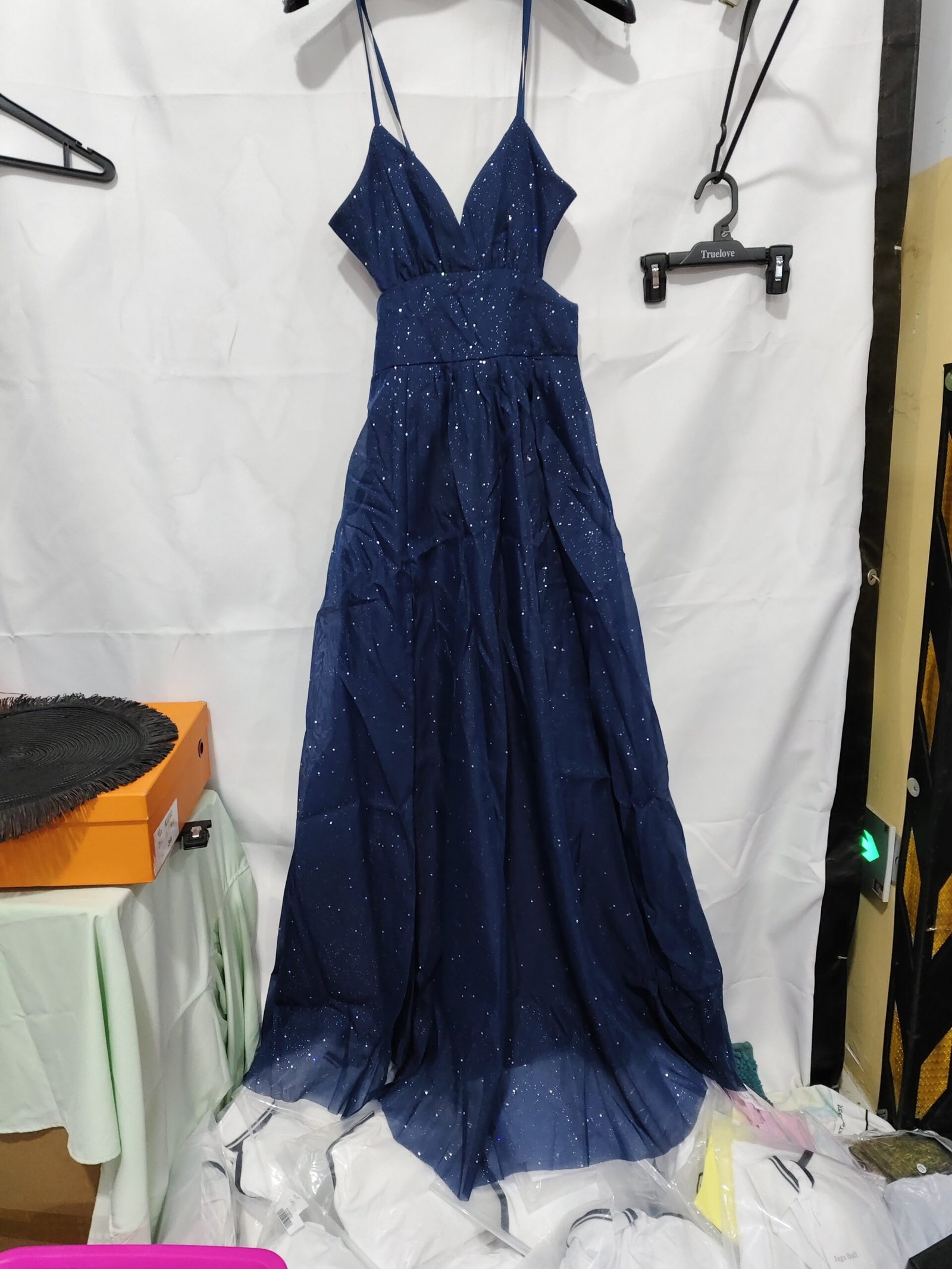 Elegant Womens V-neck Sleeveless Strapless Dress - Image 3