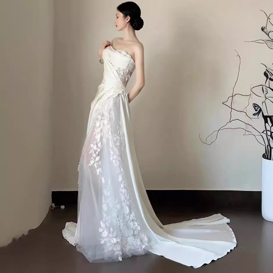 Satin Lace Veil Tube Top Fishtail Wedding Dress - Image 6