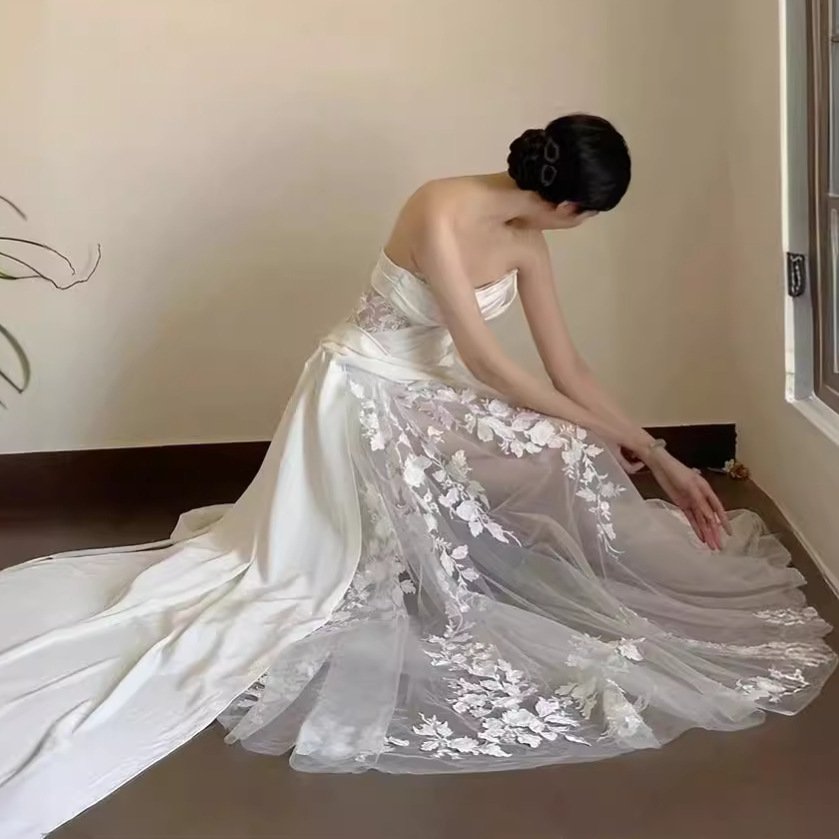 Satin Lace Veil Tube Top Fishtail Wedding Dress - Image 2